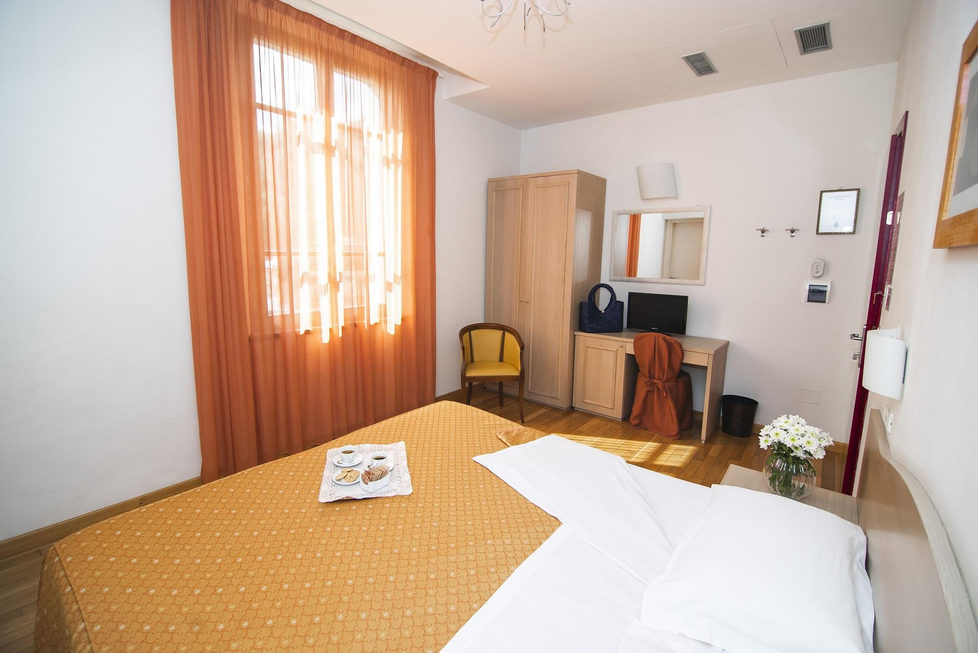 Hotel La Colonna Siena Exterior photo