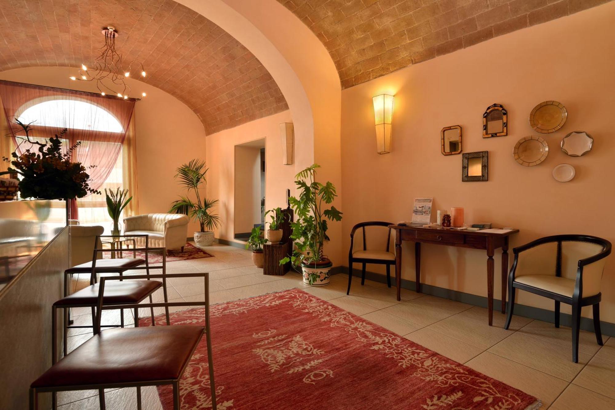 Hotel La Colonna Siena Exterior photo